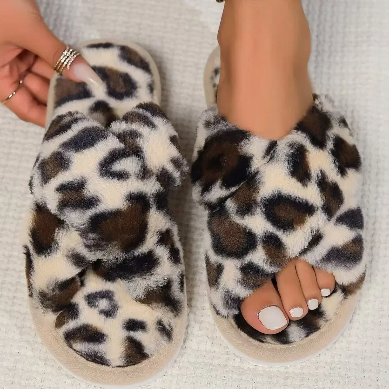 MovaLira™ CloudCross Cozy Slippers